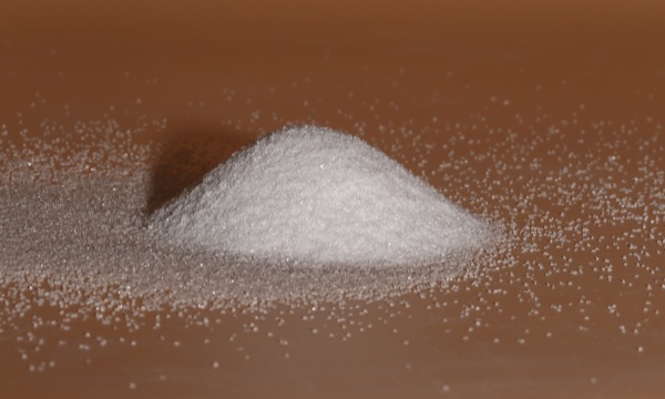 如何進(jìn)行白剛玉噴砂的現(xiàn)場管理與控制？